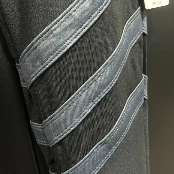 90° By Reflex High waist Capri  athletic leggings, mesh accents moisture wicking - Picture 3 of 10